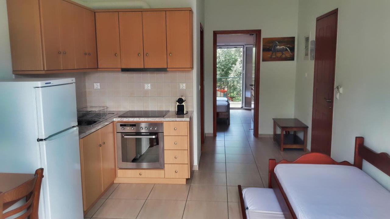Vasiliki Apartments Stoúpa Exterior foto
