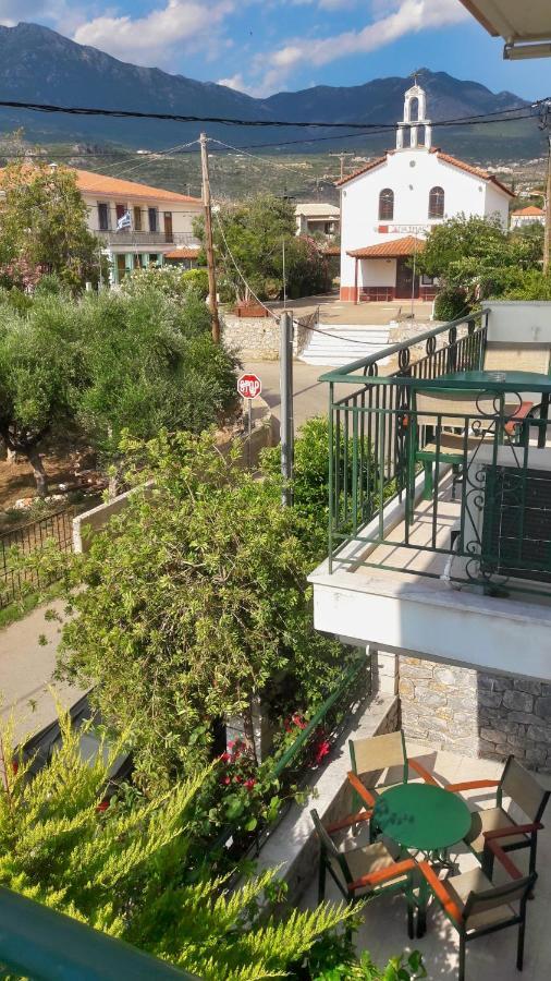 Vasiliki Apartments Stoúpa Exterior foto