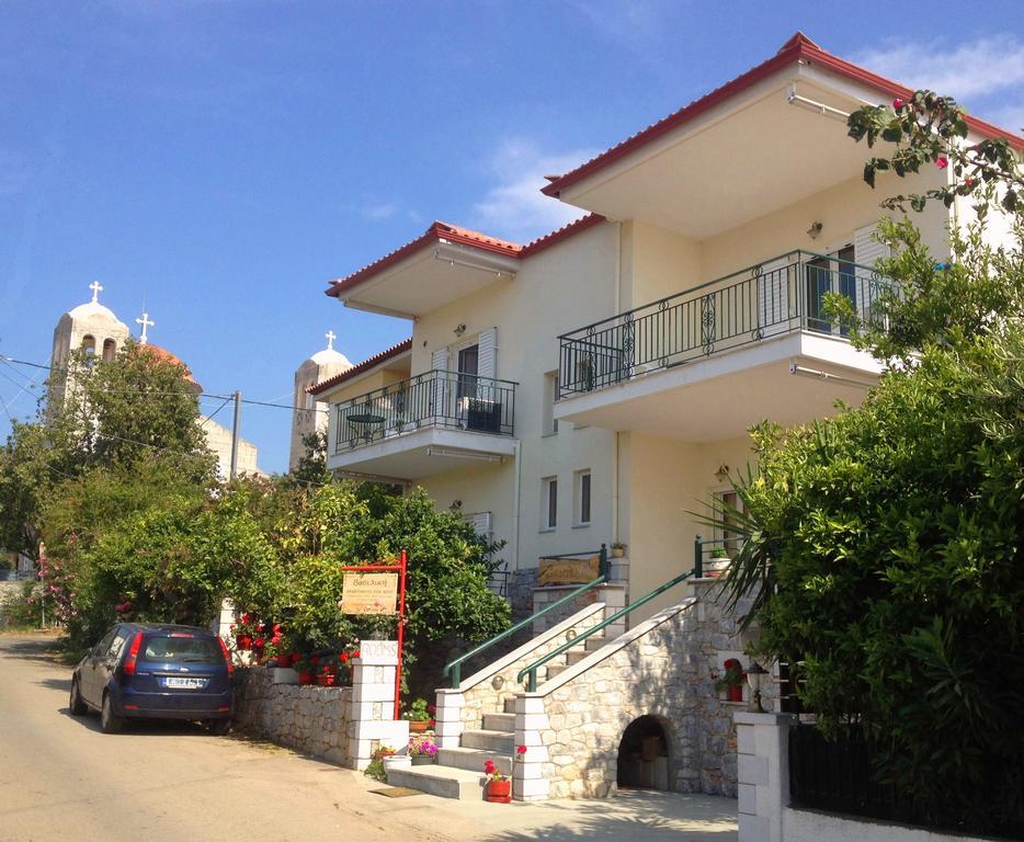 Vasiliki Apartments Stoúpa Exterior foto